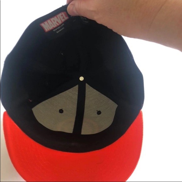 Marvel ballcap - Picture 2 of 3
